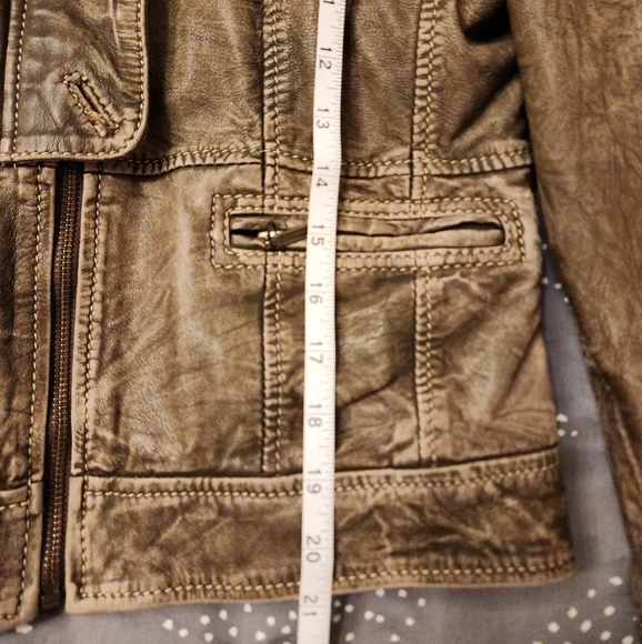 Danier authentic leather jacket - Picture 12 of 14